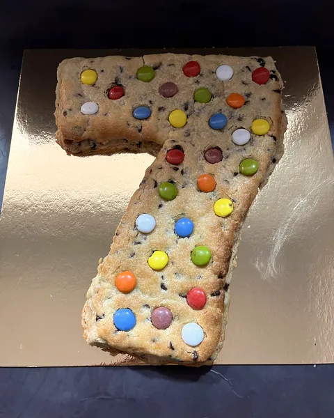 Galleta gigante en forma de 7