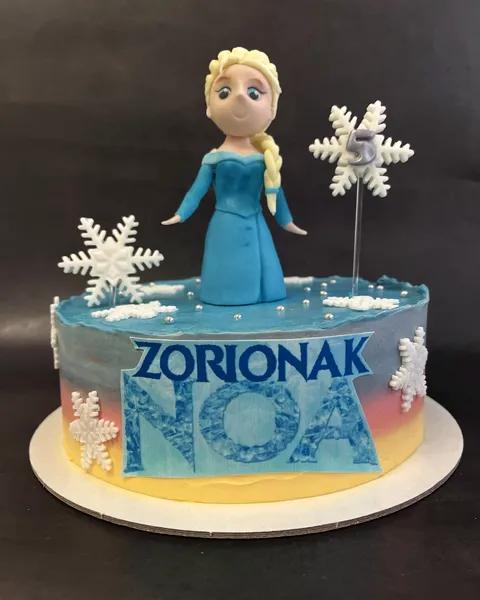 Tarta de Frozen con Elsa