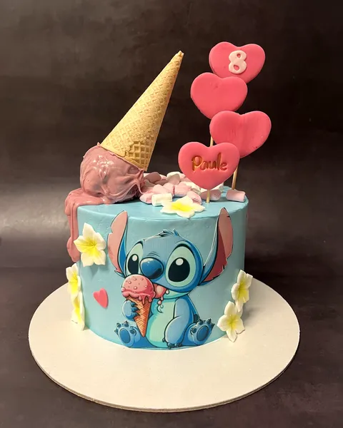 Tarta de Stitch con el 8