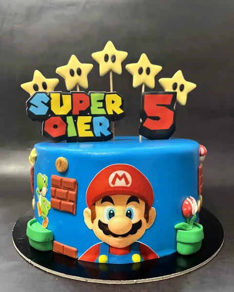 Tarta de Super Mario con el 5