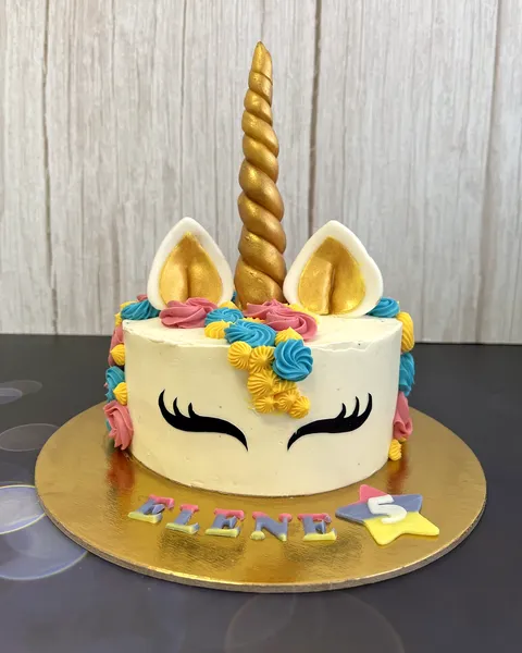 Tarta de unicornio con el 5