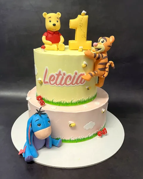 Tarta de dos pisos de Winnie the Pooh