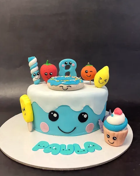 Tarta kawaii de chuches con el 8