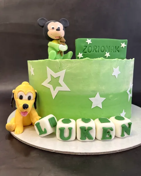 Tarta de Mickey bebé y Pluto