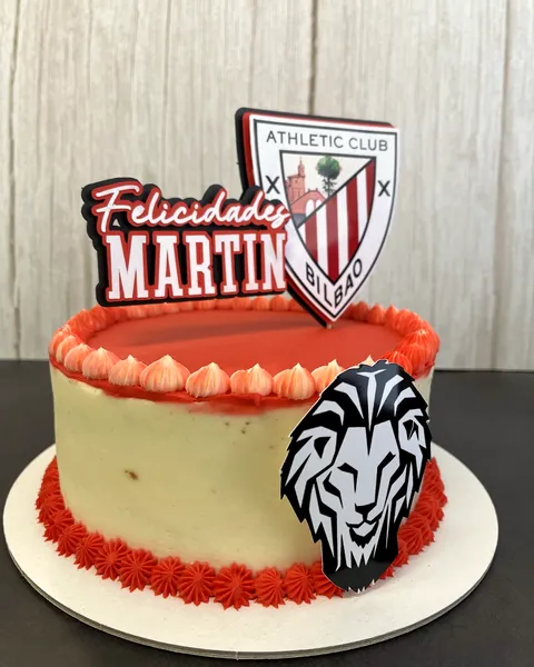 Tarta del Athletic con escudo y león
