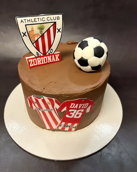 Tarta del Athletic de chocolate con camiseta