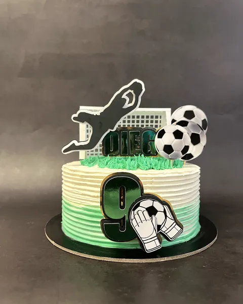 Tarta de portero de fútbol con el 9