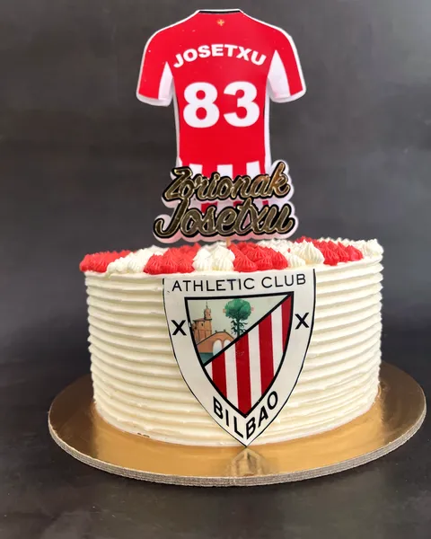 Tarta del Athletic con camiseta