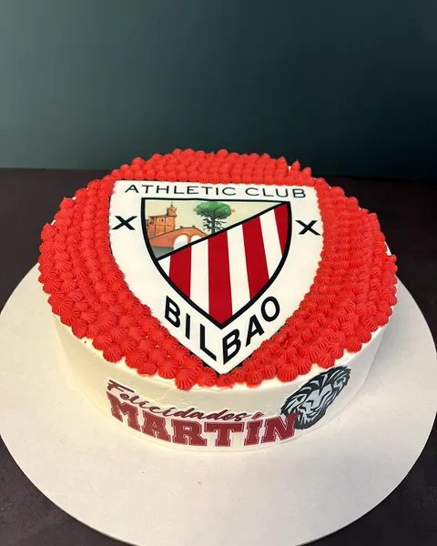 Tarta del Athletic con escudo
