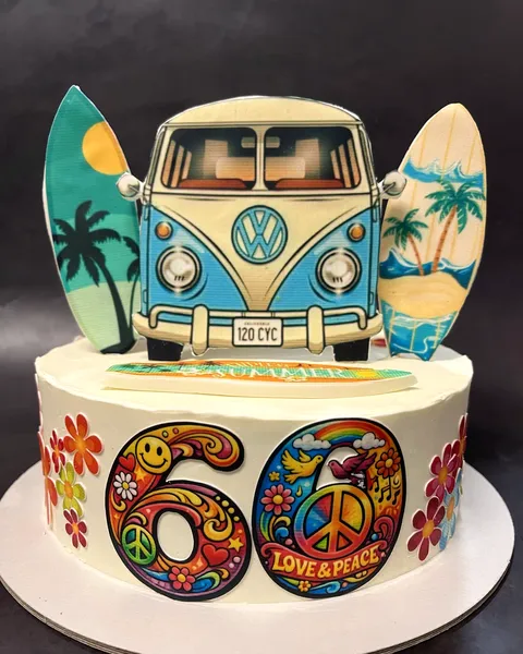 Tarta hippie con furgoneta y el 60