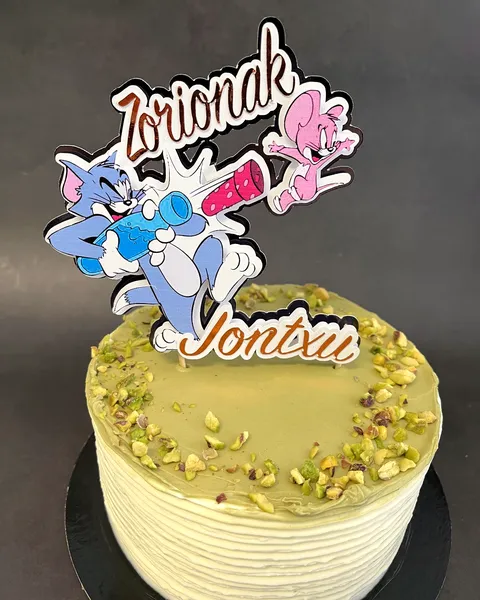 Tarta de Tom y Jerry con pistachos