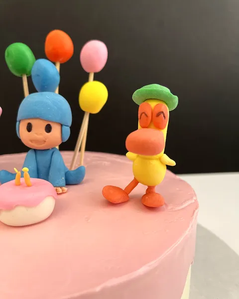 Pato y Pocoyó de fondant