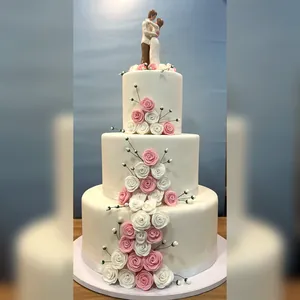 Tarta de boda de tres pisos